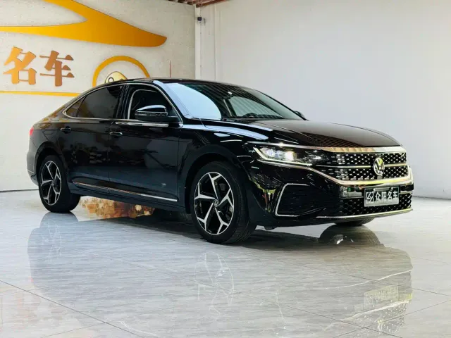 Volkswagen Passat — Фото автомобиля 3