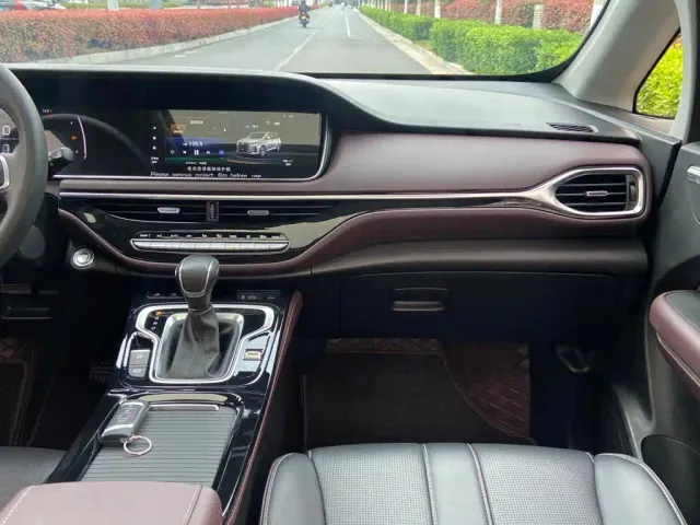 GAC Trumpchi M6 — Фото автомобиля 9