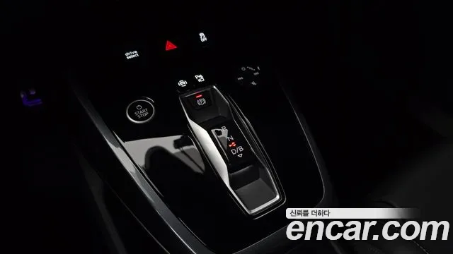 Audi Q4 e-tron F4 — Фото автомобиля 12