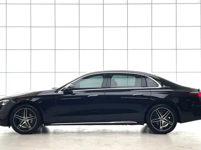 Mercedes-Benz E-Class — Фото автомобиля 19
