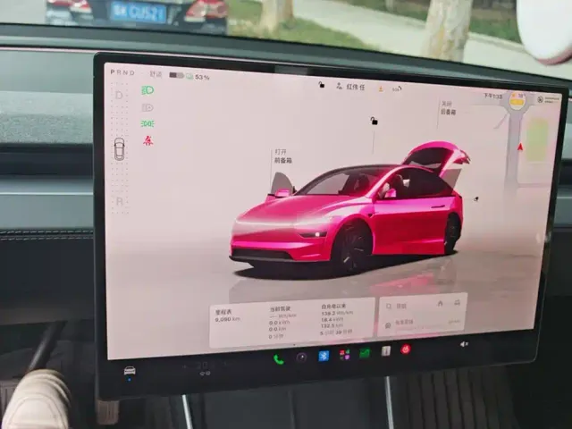 Tesla Model Y — Фото автомобиля 14