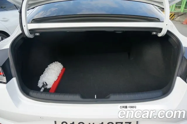 Hyundai Avante CN7 — Фото автомобиля 18