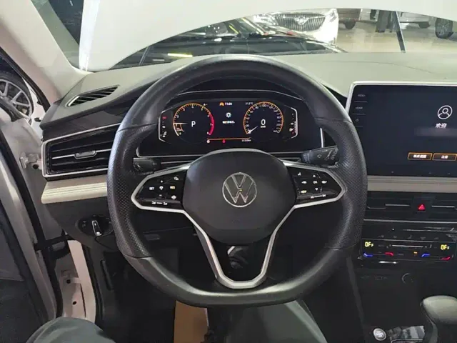 Volkswagen Tiguan L — Фото автомобиля 6