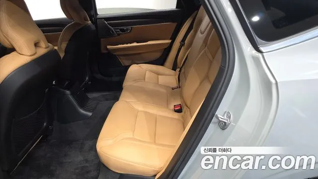 Volvo S90 — Фото автомобиля 17