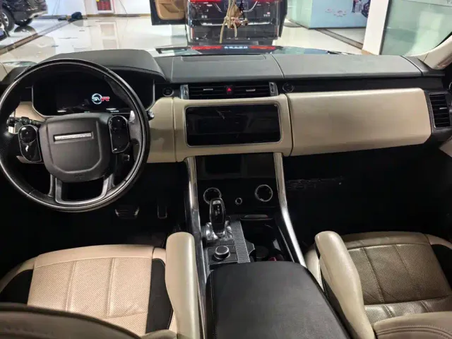 Land Rover Range Rover Sport — Фото автомобиля 8