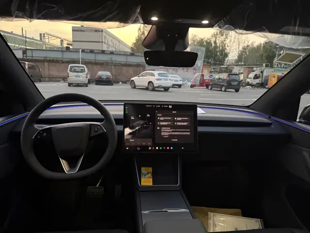Tesla Model Y — Фото автомобиля 7