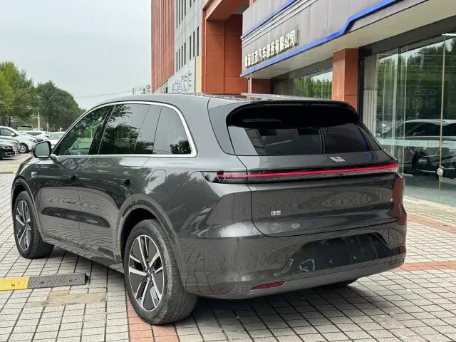 Li Auto L6 — Фото автомобиля 15