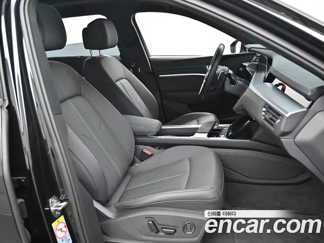 Audi Q8 e-tron — Фото автомобиля 6