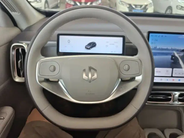 Leapmotor B10 — Фото автомобиля 10