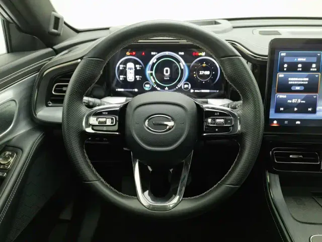 GAC Trumpchi GS8 — Фото автомобиля 11