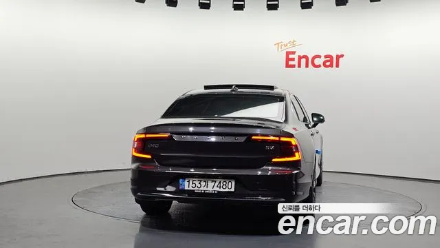 Вольво S90 — Фото автомобиля 4