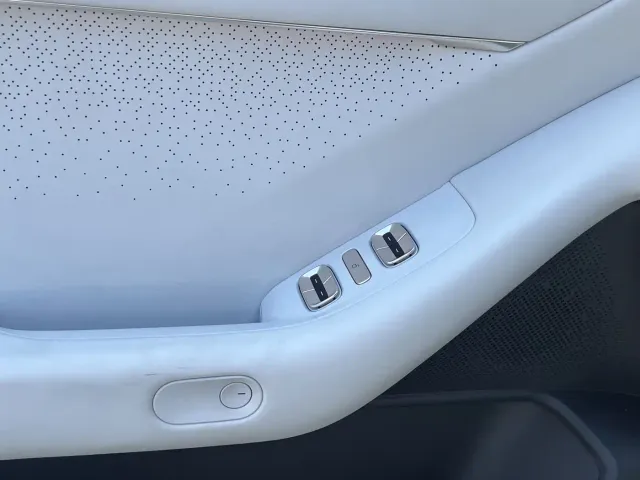 Xpeng P7+ — Фото автомобиля 15