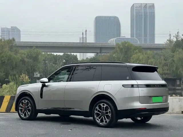 Lynk & Co 900 — Фото автомобиля 6