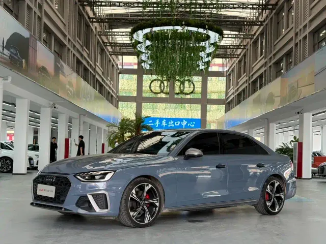Фотография автомобиля — Audi A4L