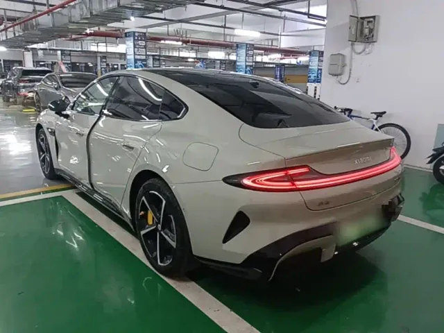 Xiaomi SU7 — Фото автомобиля 4