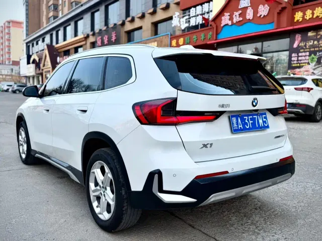 BMW X1 — Фото автомобиля 4