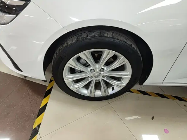 Buick Regal — Фото автомобиля 22