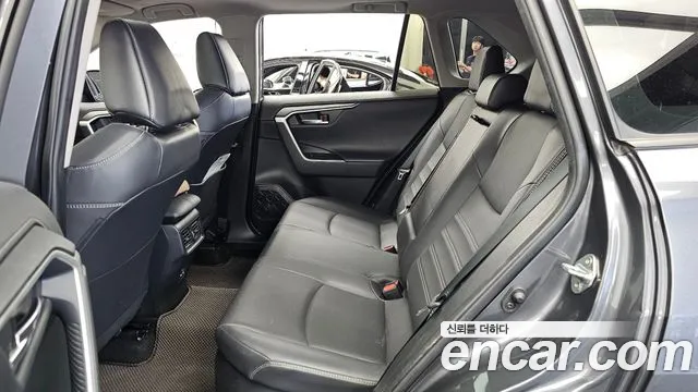 Toyota RAV4 — Фото автомобиля 25