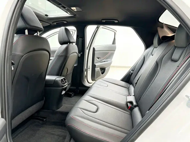Hyundai Elantra — Фото автомобиля 10