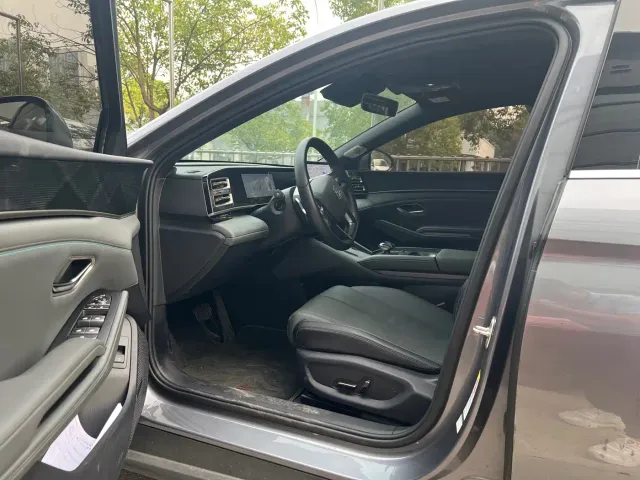 BYD Qin L — Фото автомобиля 4