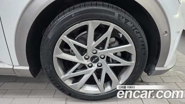 Genesis GV60 — Фото автомобиля 19