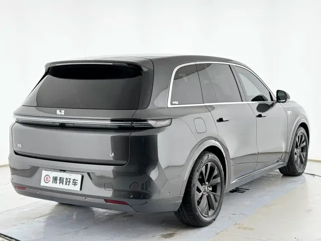 Li Auto L8 — Фото автомобиля 15