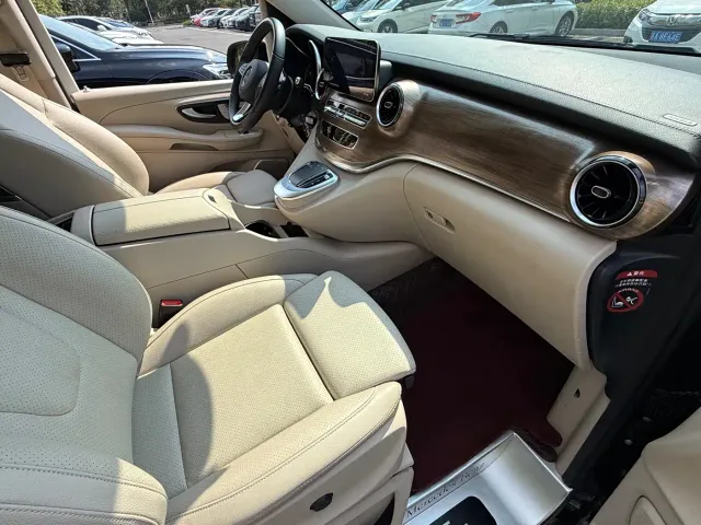 Mercedes-Benz V-Class — Фото автомобиля 8