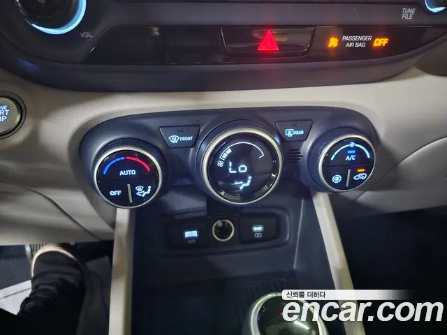 Hyundai Venue — Фото автомобиля 14