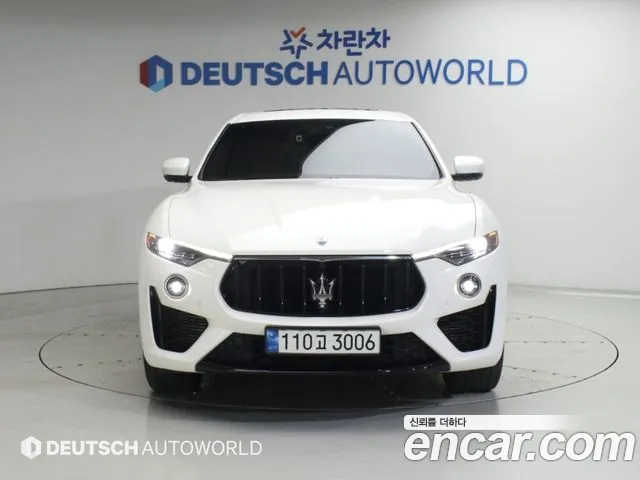 Maserati Levante — Фото автомобиля 3