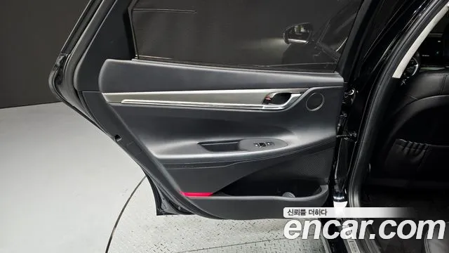 Hyundai Grandeur Grandeur (New) Hybrid — Фото автомобиля 14