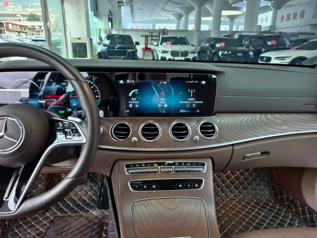Mercedes-Benz E-Class — Фото автомобиля 15