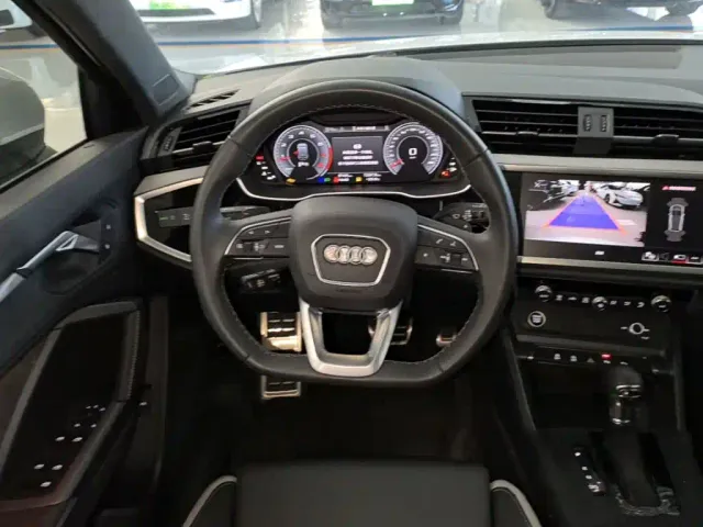 Audi Q3 — Фото автомобиля 10