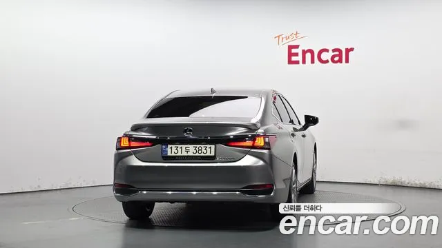Lexus ES 7th Gen — Фото автомобиля 4