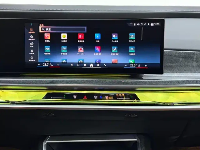 BMW i7 — Фото автомобиля 13