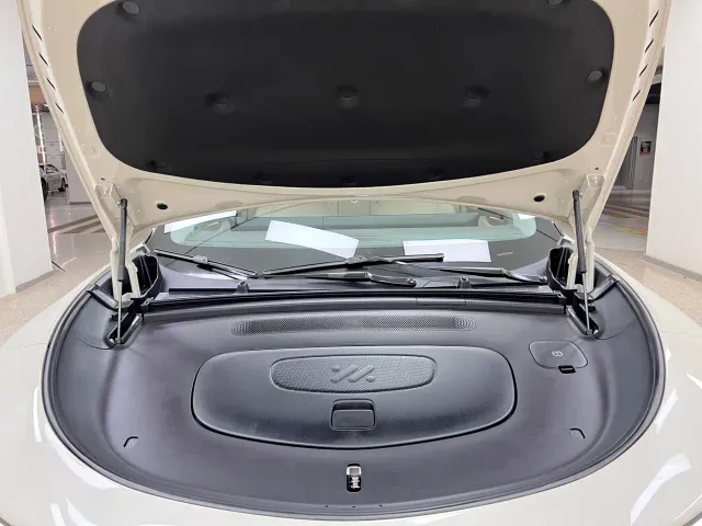 IM Motors LS6 — Фото автомобиля 29