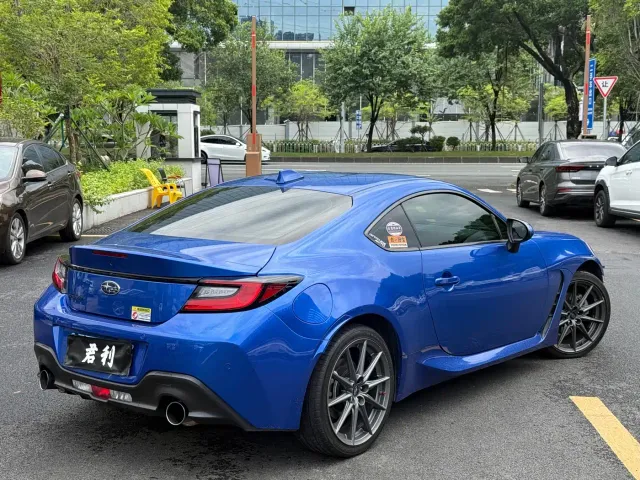 Subaru BRZ — Фото автомобиля 2