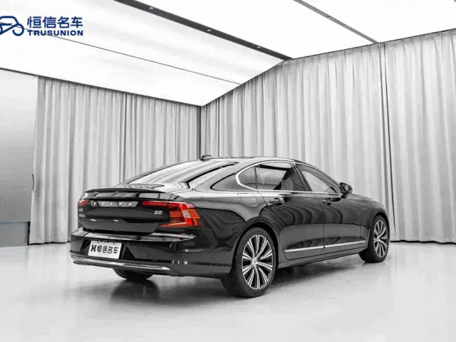 Volvo S90 — Фото автомобиля 5
