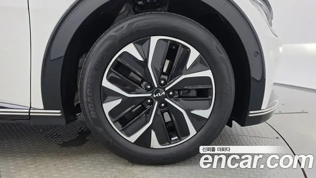 Kia EV6 — Фото автомобиля 21