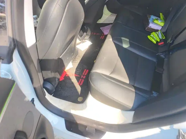 Tesla Model 3 — Фото автомобиля 7