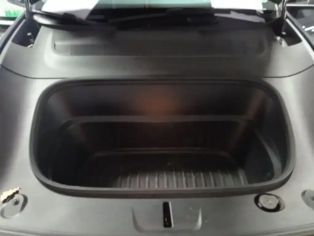 Tesla Model Y 2025 Rear-Wheel Drive — Фото автомобиля 19