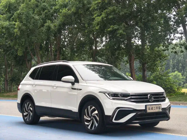 Volkswagen Tiguan L — Фото автомобиля 3