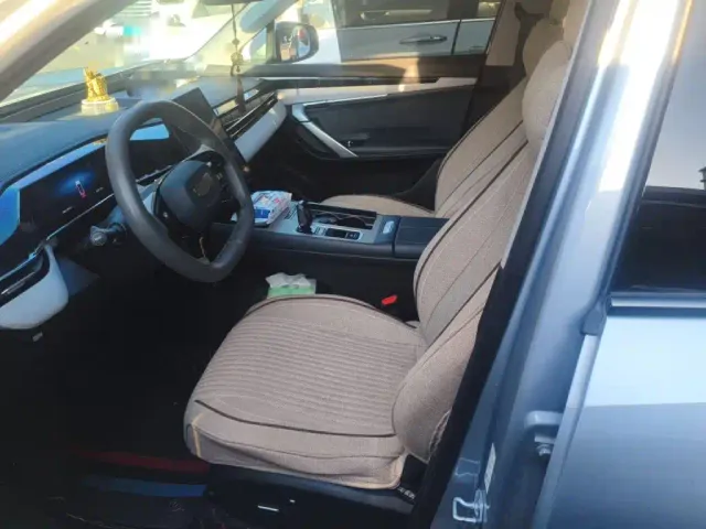 Geely Boyue L — Фото автомобиля 16
