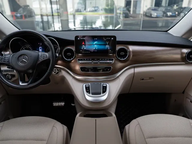 Mercedes-Benz V-Class — Фото автомобиля 9