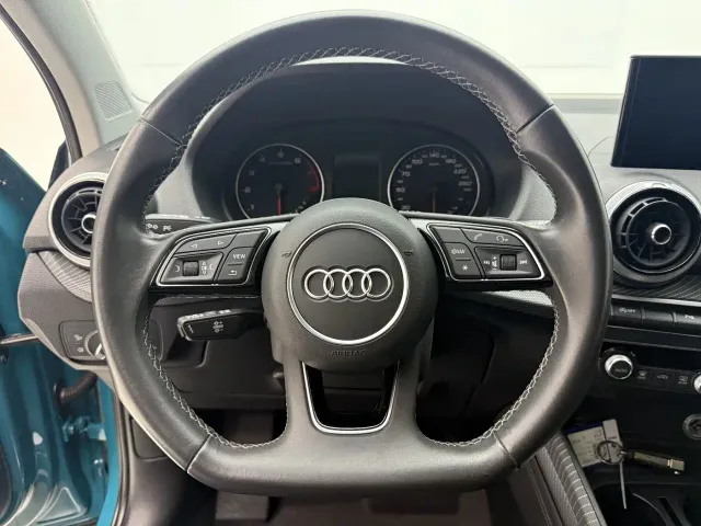 Audi Q2L — Фото автомобиля 12