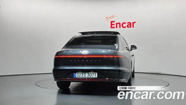 Hyundai Grandeur GN7 — Фото автомобиля 4