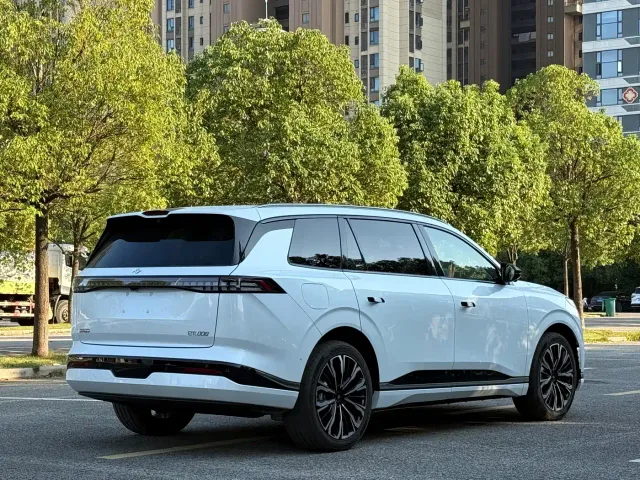 Dongfeng eπ 008 — Фото автомобиля 4
