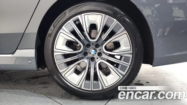 BMW 7 Series G70 — Фото автомобиля 21