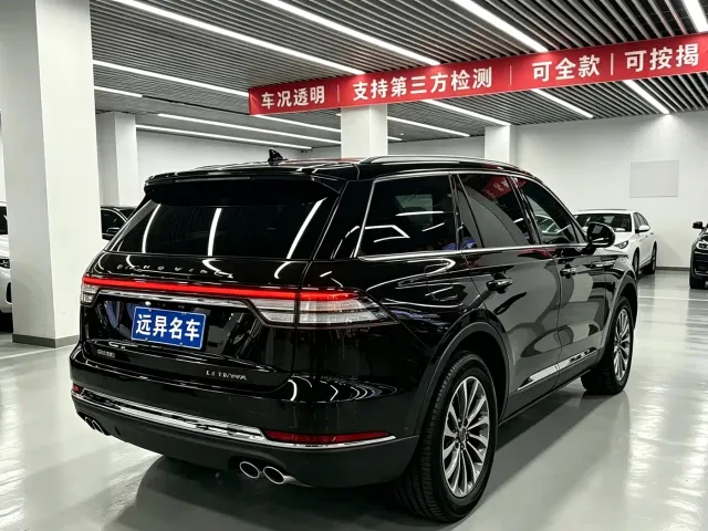 Lincoln Aviator — Фото автомобиля 17
