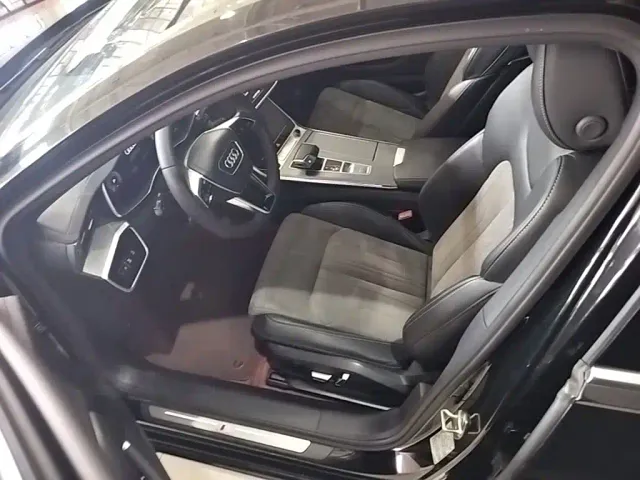 Audi A6L — Фото автомобиля 15