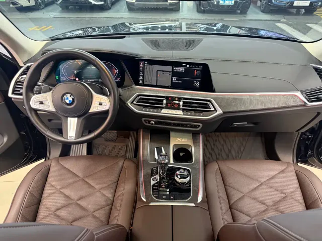 BMW X5 — Фото автомобиля 11